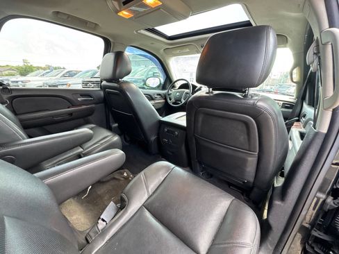 Used 2013 Chevrolet Tahoe LTZ AWD/4WD image 32
