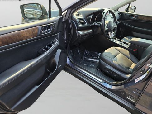 Used 2016 Subaru Outback 3.6R Limited AWD/4WD image 23