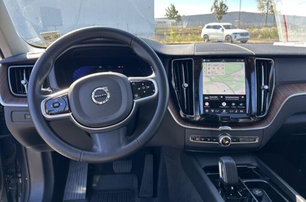 Used 2024 Volvo XC60 B5 Plus w/ Climate Package AWD/4WD image 6