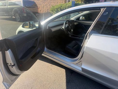 Used 2018 Tesla Model 3 Long Range RWD image 18