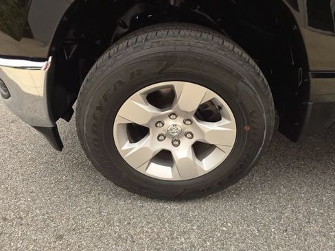 Used 2022 RAM 1500 Big Horn AWD/4WD image 9