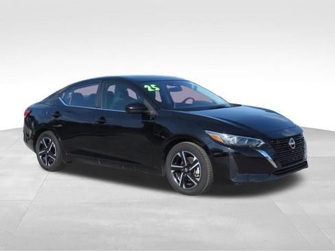 Used 2025 Nissan Sentra SV FWD image 2