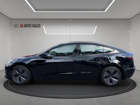 Used 2022 Tesla Model 3 Long Range AWD/4WD image 2