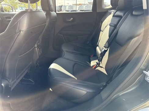 Used 2019 Jeep Compass Latitude image 13