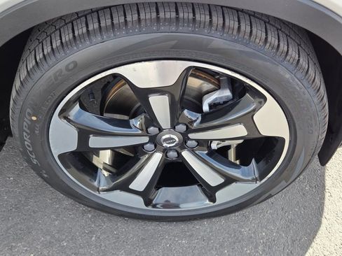 Used 2019 Volvo XC40 T5 Momentum AWD/4WD image 9