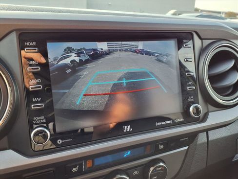 Used 2023 Toyota Tacoma TRD Off-Road image 6