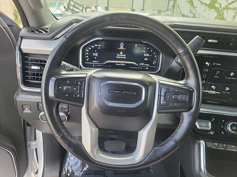 Used 2024 GMC Sierra 2500 Denali w/ Denali Reserve Package AWD/4WD image 25