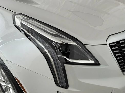 Used 2022 Cadillac XT5 Luxury w/ LPO, Floor Liner Package AWD/4WD image 11