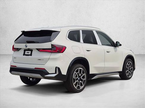 New 2027 BMW X1 xDrive28i AWD/4WD image 2