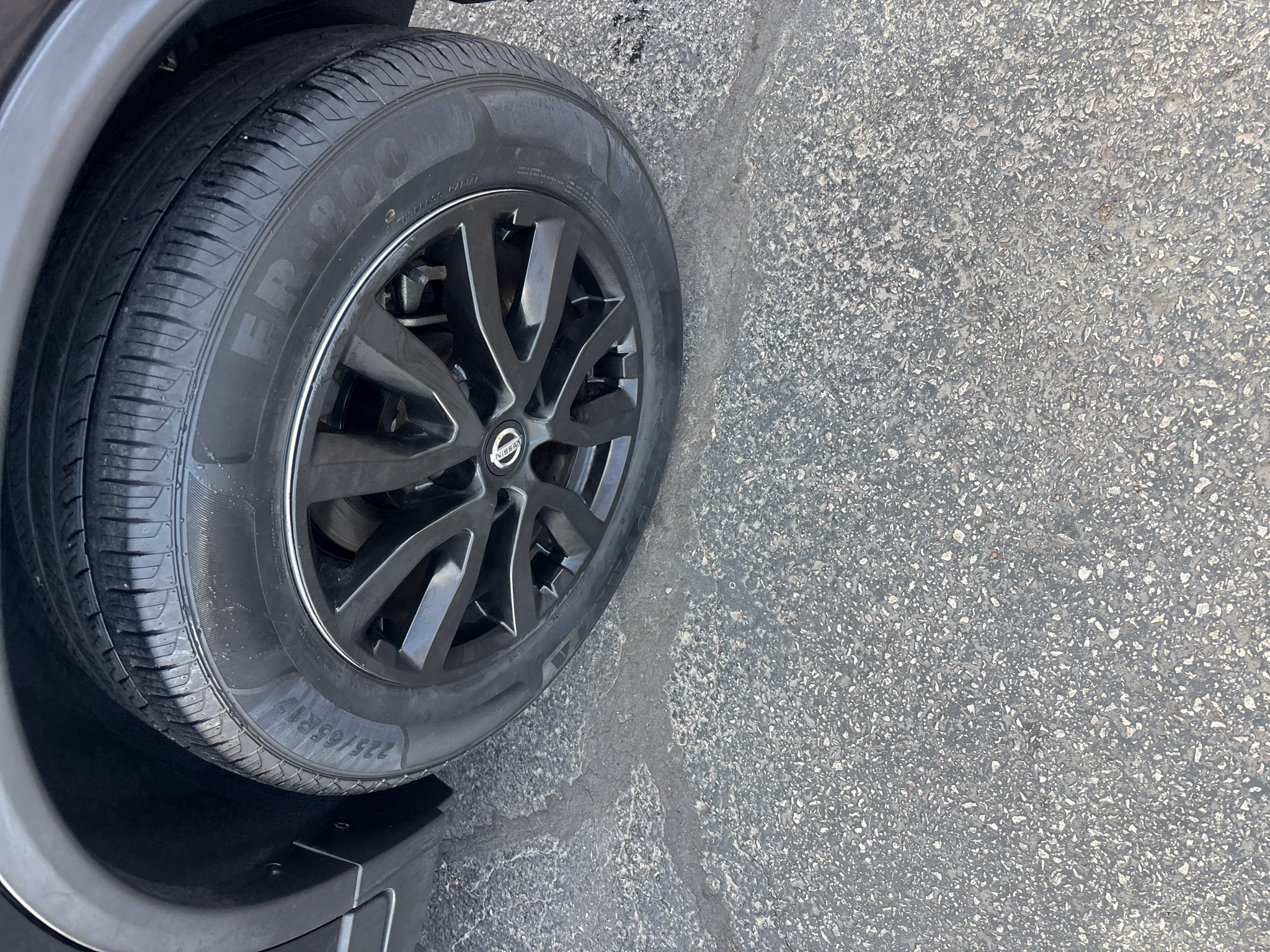 Used 2017 Nissan Rogue SV FWD image 9