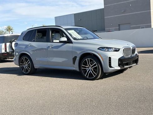 Used 2026 BMW X5 sDrive40i w/ M Sport Package RWD image 4