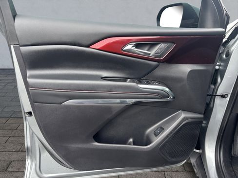 Used 2025 Chevrolet Traverse Z71 w/ Driver Confidence Package image 10