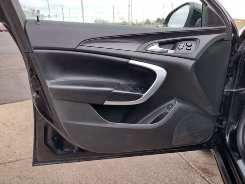 Used 2017 Buick Regal Sport Touring image 9