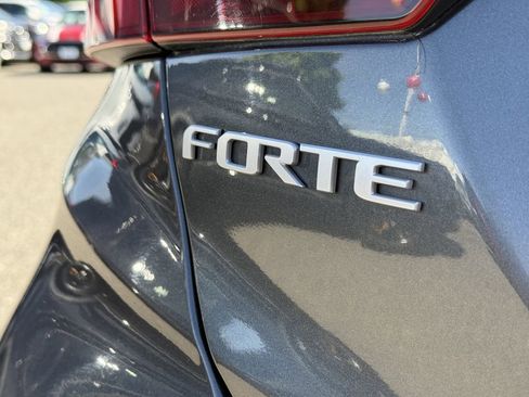 Used 2023 Kia Forte LXS w/ LXS Technology Package FWD image 11