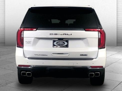 Used 2025 GMC Yukon Denali Ultimate w/ LPO, Floor Liner Package AWD/4WD image 3
