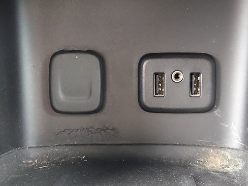 Used 2019 GMC Acadia SLT w/ LPO, Floor Liner Package image 22