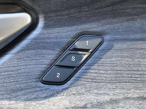 Used 2024 Jeep Grand Cherokee Limited image 19