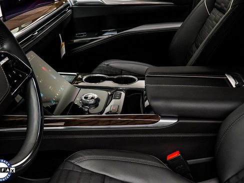 Used 2026 Cadillac Escalade Platinum Sport AWD/4WD image 23