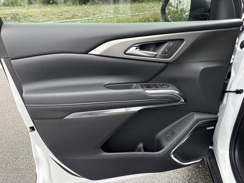 New 2026 Chevrolet Traverse LT w/ Enhanced Driving Package FWD image 18