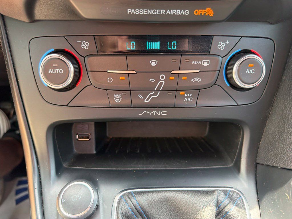 Used 2017 Ford Focus RS AWD/4WD image 32