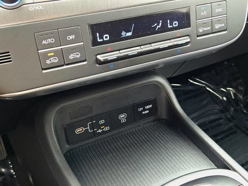 Used 2024 Hyundai Kona SEL AWD/4WD image 29