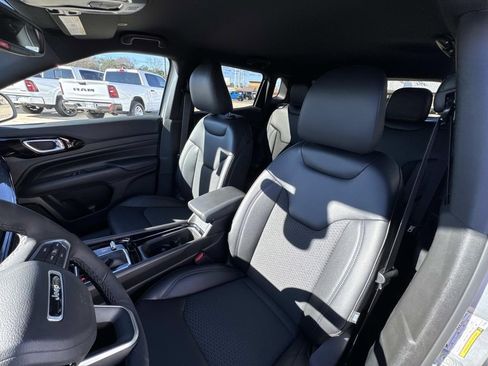 New 2026 Jeep Compass Latitude image 50