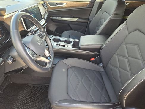 Used 2024 Volkswagen Atlas SE image 14