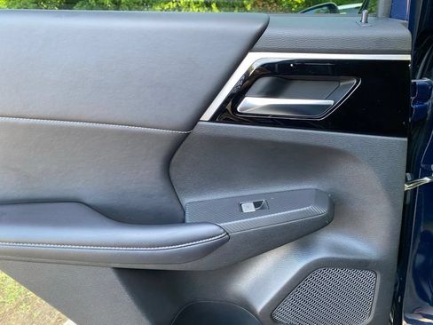 Used 2022 Mitsubishi Outlander SE AWD/4WD image 35