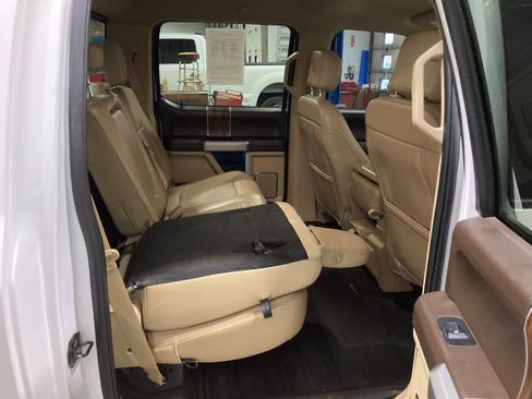 Used 2019 Ford F150 Lariat image 9