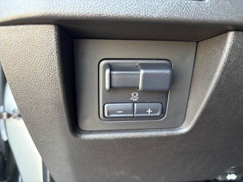 Used 2024 Chevrolet Colorado Trail Boss w/ Advanced Trailering Package AWD/4WD image 24