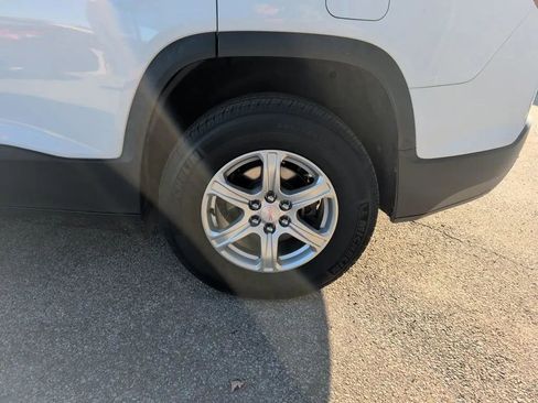 Used 2019 GMC Acadia SLE FWD image 11