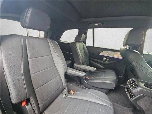Used 2022 Mercedes-Benz GLS 450 4MATIC image 18