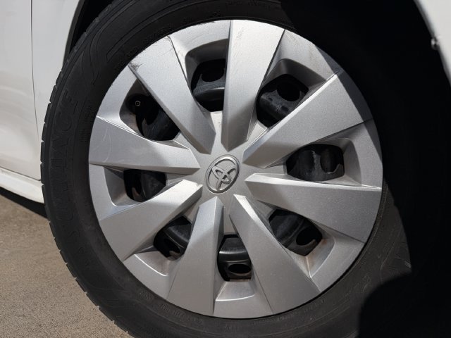 Used 2021 Toyota Corolla L FWD image 6