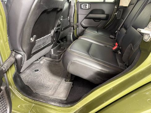 Used 2024 Jeep Wrangler Unlimited Sahara AWD/4WD image 21