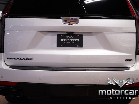 Used 2023 Cadillac Escalade Sport w/ LPO, ONYX Package AWD/4WD image 17
