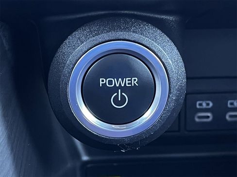 Used 2023 Toyota Venza Limited image 19