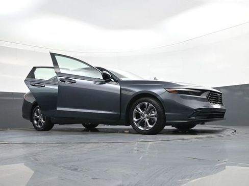 Used 2023 Honda Accord EX image 39