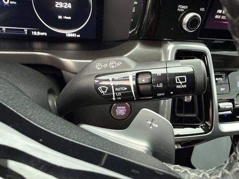 Used 2023 Kia Sorento SX image 37