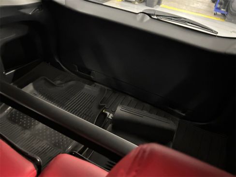 Used 2021 Toyota RAV4 LE image 19