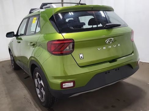 Used 2023 Hyundai Venue SEL w/ Cargo Package FWD image 2