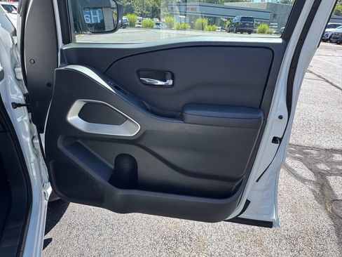 Used 2025 Nissan Frontier SV w/ SV Convenience Package AWD/4WD image 25