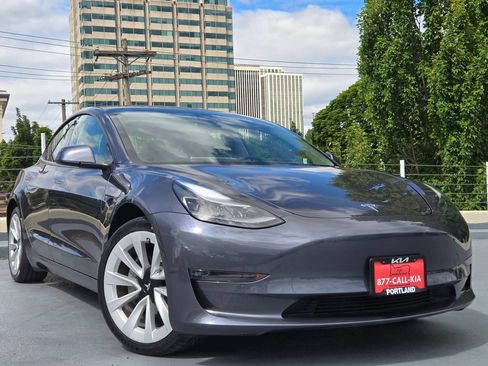 Used 2022 Tesla Model 3 Long Range AWD/4WD image 2