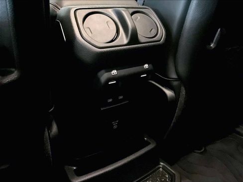 Used 2025 Jeep Wrangler Unlimited Rubicon AWD/4WD image 30