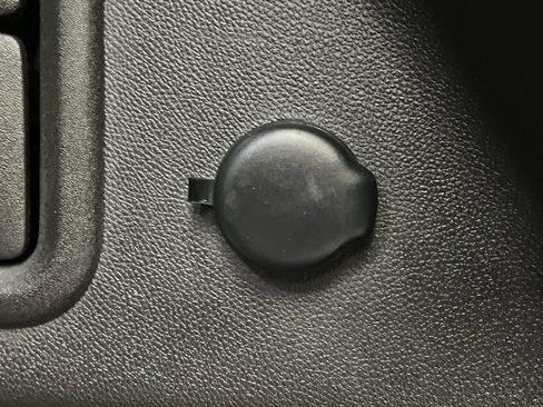 Used 2023 Chevrolet Equinox LT w/ Driver Convenience Package image 27