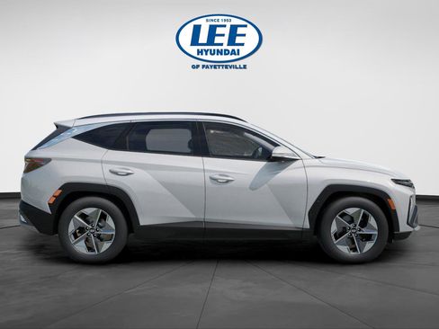 New 2026 Hyundai Tucson SEL image 2