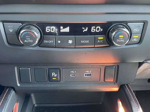 Used 2025 Nissan Frontier PRO-4X AWD/4WD image 38