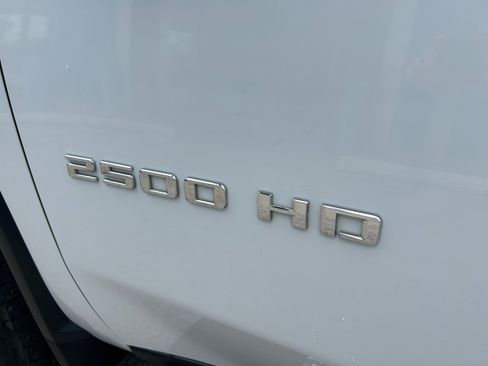 Used 2024 Chevrolet Silverado 2500 LT w/ Convenience Package AWD/4WD image 7