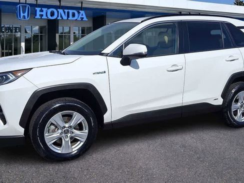 Used 2021 Toyota RAV4 XLE w/ XLE Grade Weather Package image 4