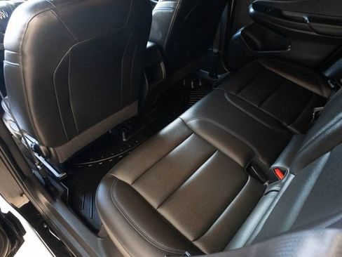 Used 2025 Buick Envista Sport Touring w/ Convenience II Package FWD image 20
