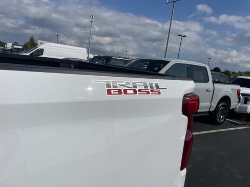 Used 2024 Chevrolet Silverado 1500 Custom Trail Boss AWD/4WD image 19